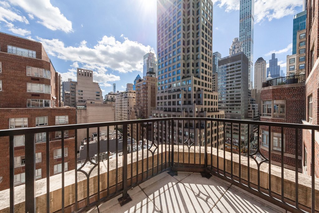 21 East 61st Street, Unit 12C photo 8