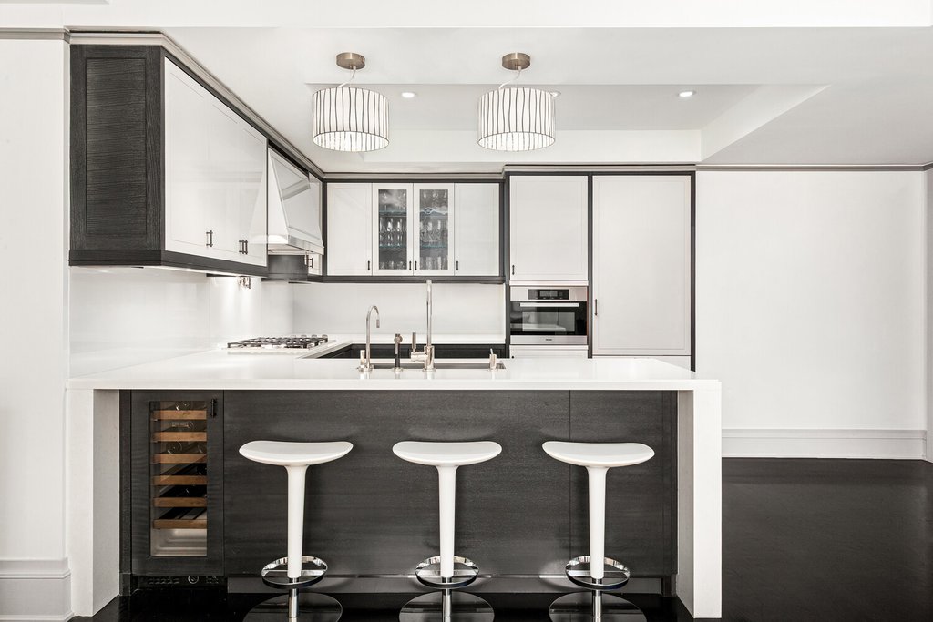 21 East 61st Street, Unit 12C photo 4