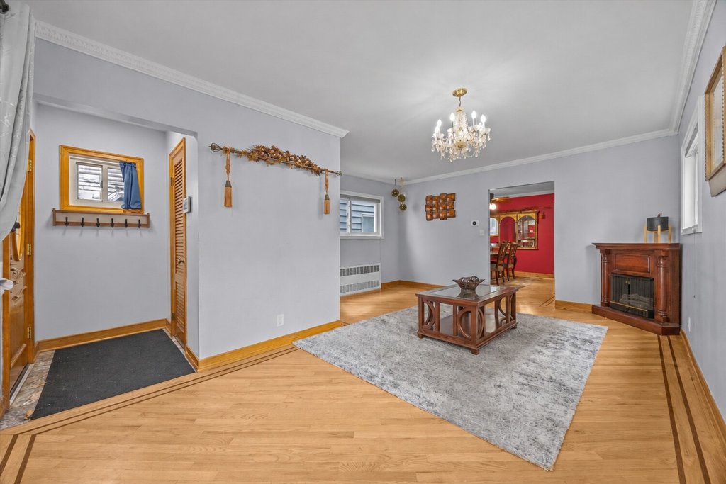 1515 East 55th Street – For Sale photo 2