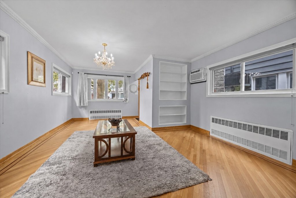 1515 East 55th Street – For Sale photo 3