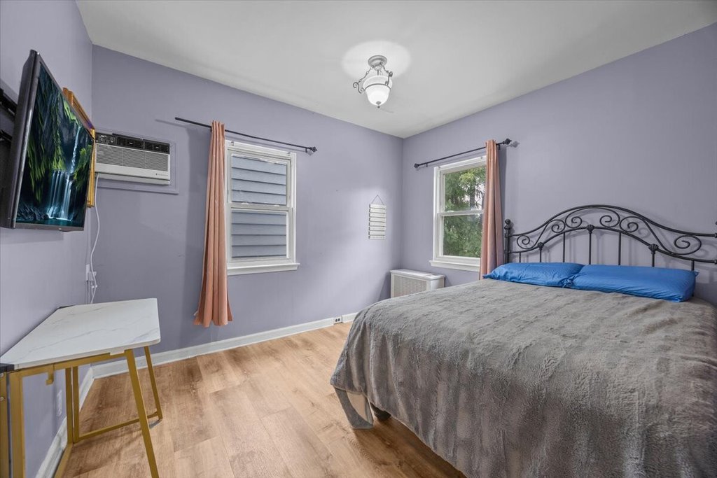 1515 East 55th Street – For Sale photo 11