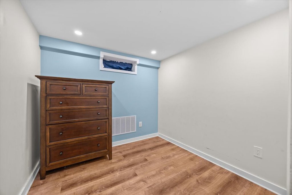 1515 East 55th Street – For Sale photo 16