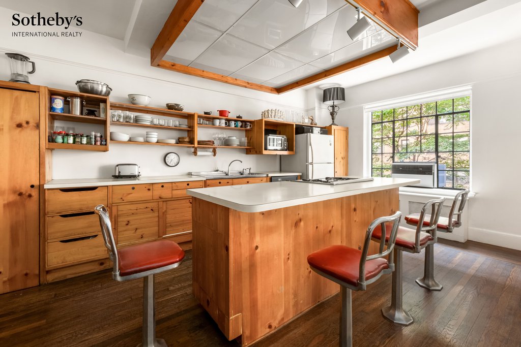 40-50 East 10th Street, Unit 2H photo 6