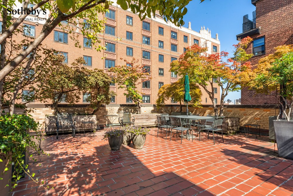 40-50 East 10th Street, Unit 2H photo 11