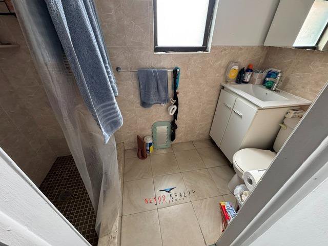 23-35 31st Street, Unit 2R photo 4