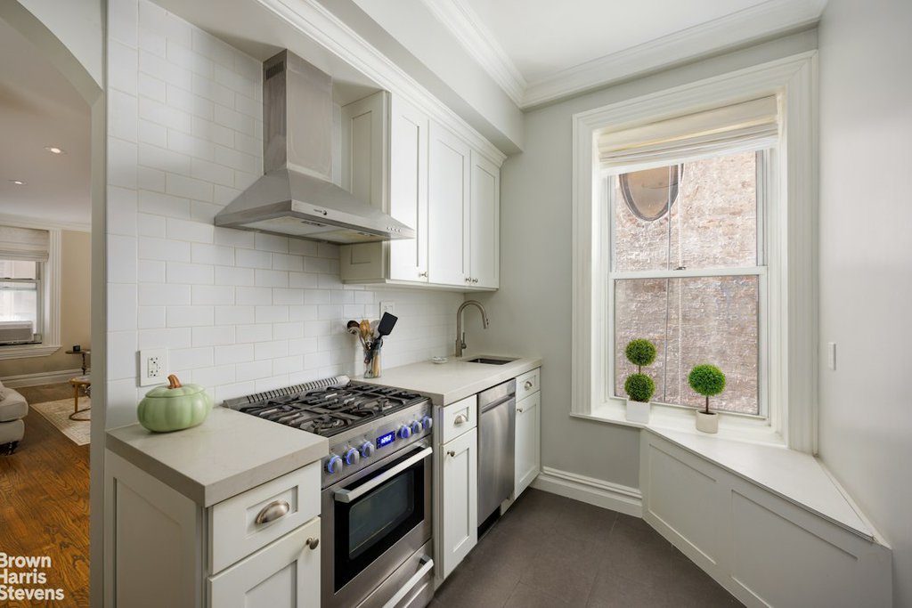 1326 Madison Avenue, Unit 23 photo 3