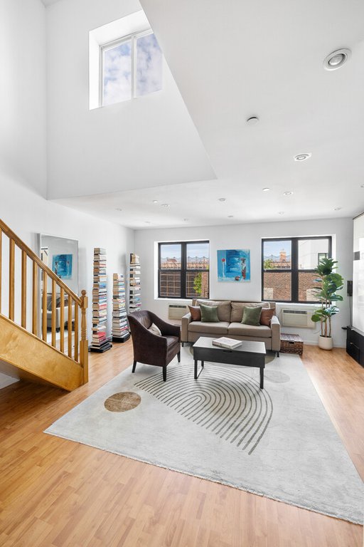 895 Myrtle Avenue, Unit APT4B