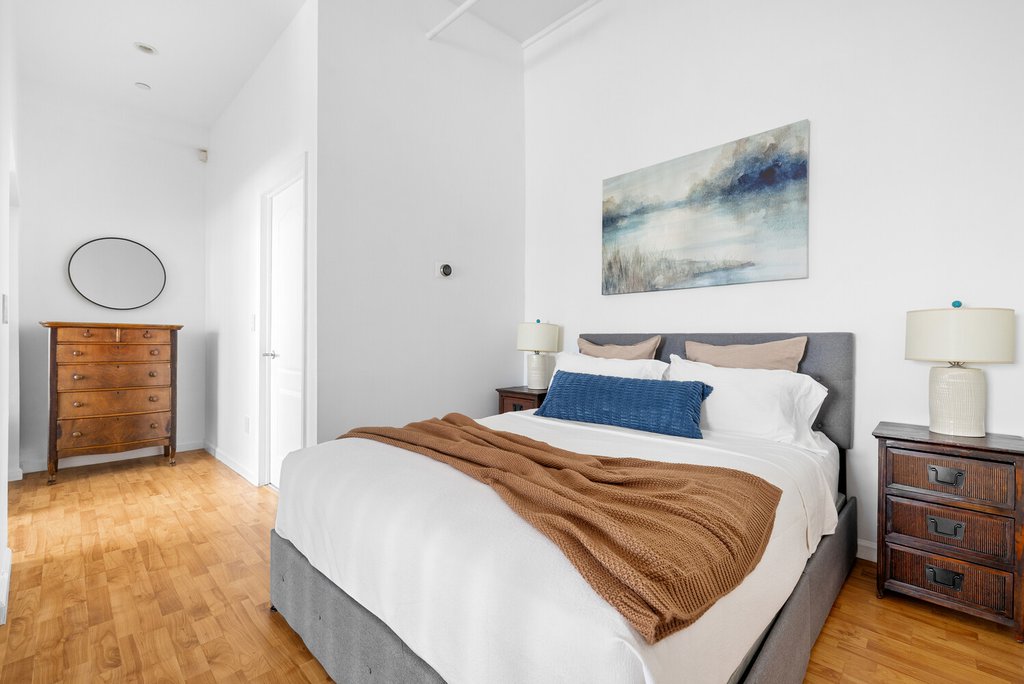 895 Myrtle Avenue, Unit APT4B photo 8