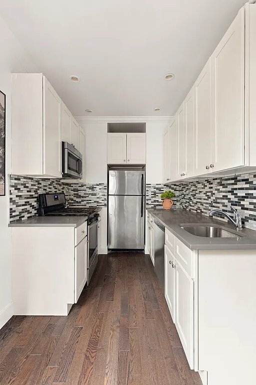 21-06 35th Street, Unit 3E photo 6
