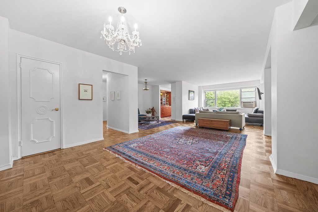 750 Kappock street, Unit 405 photo 2