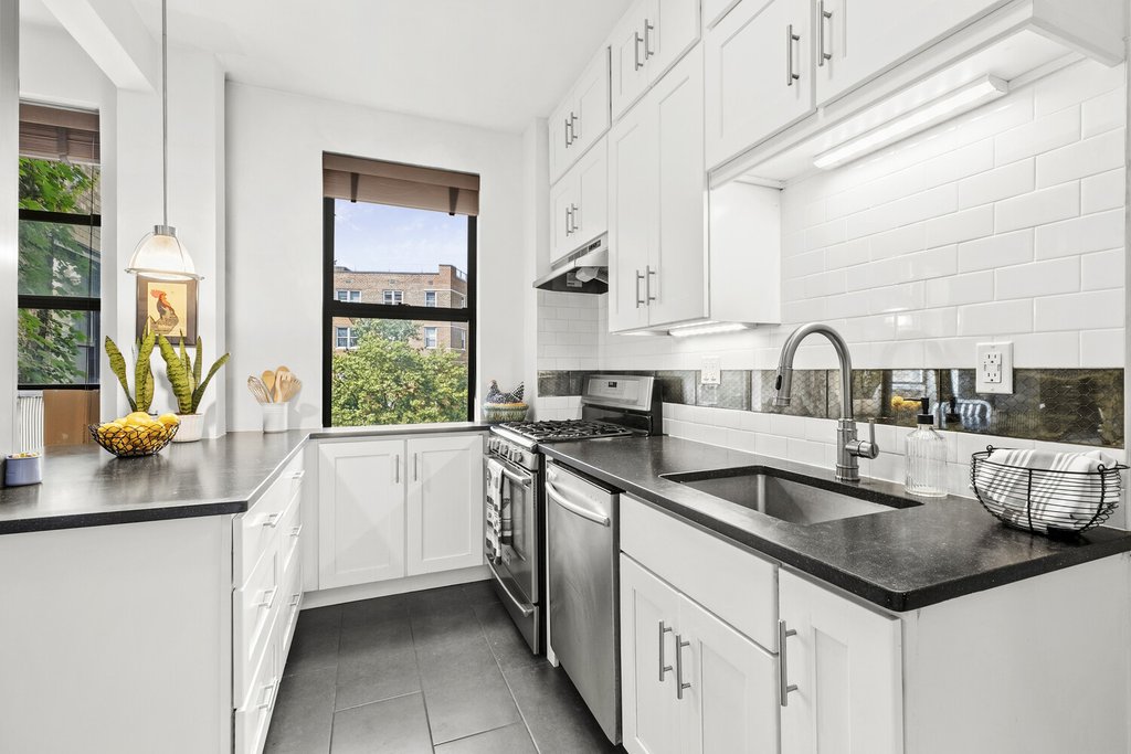 870 West 181st Street, Unit 35 photo 3