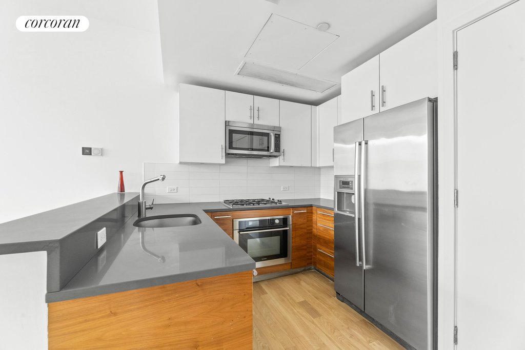 267 Kingsland AVENUE, Unit 3C photo 3