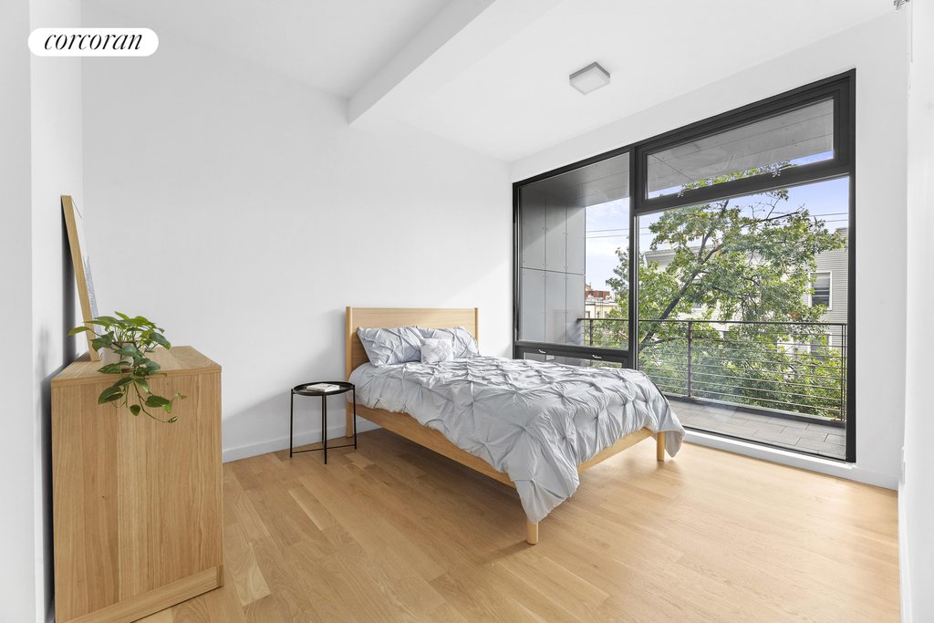 267 Kingsland AVENUE, Unit 3C photo 4