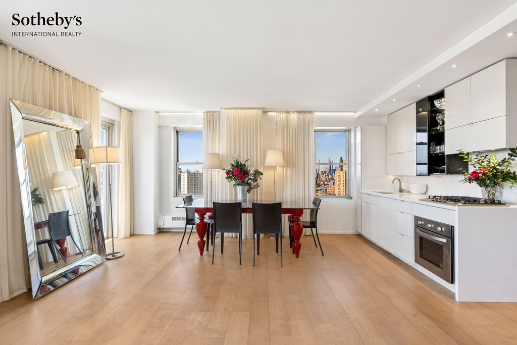 568 Grand Street, Unit J1901 photo 4