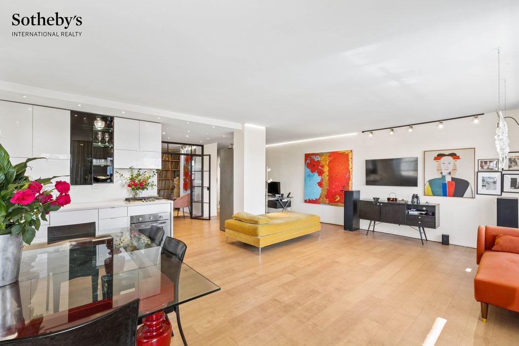 568 Grand Street, Unit J1901 photo 10