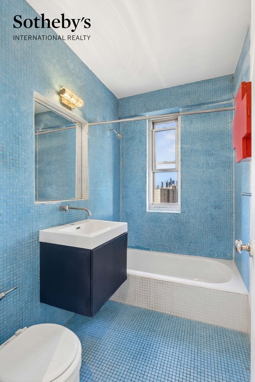 568 Grand Street, Unit J1901 photo 18