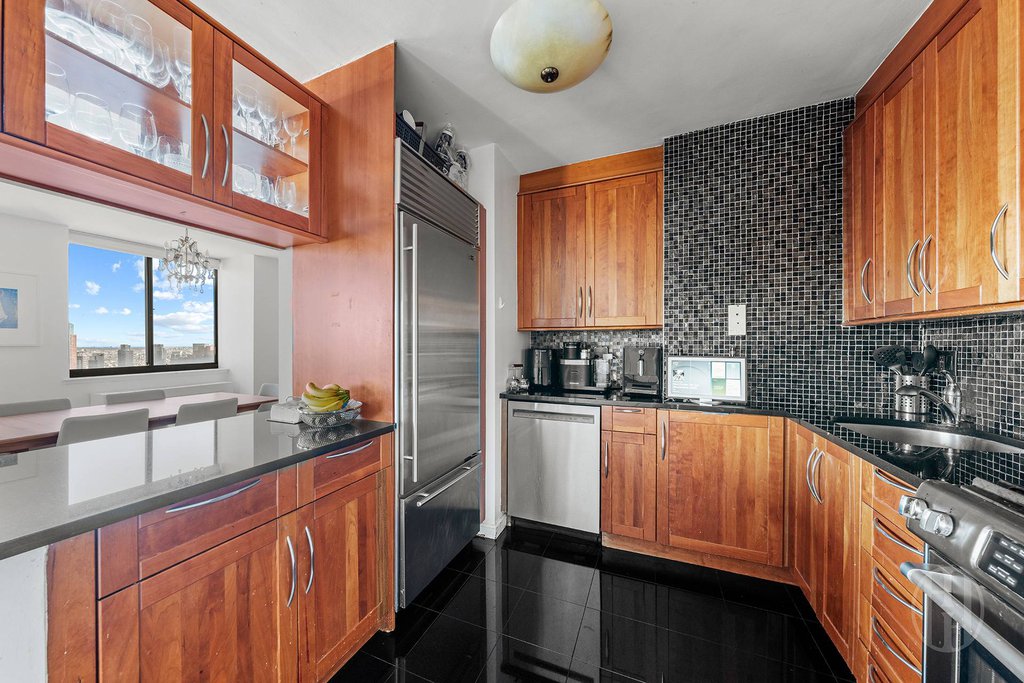 250 East 40th Street, Unit 47C photo 6