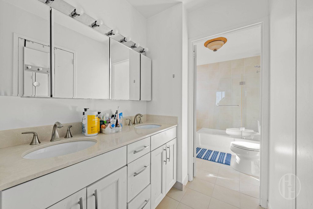 250 East 40th Street, Unit 47C photo 8