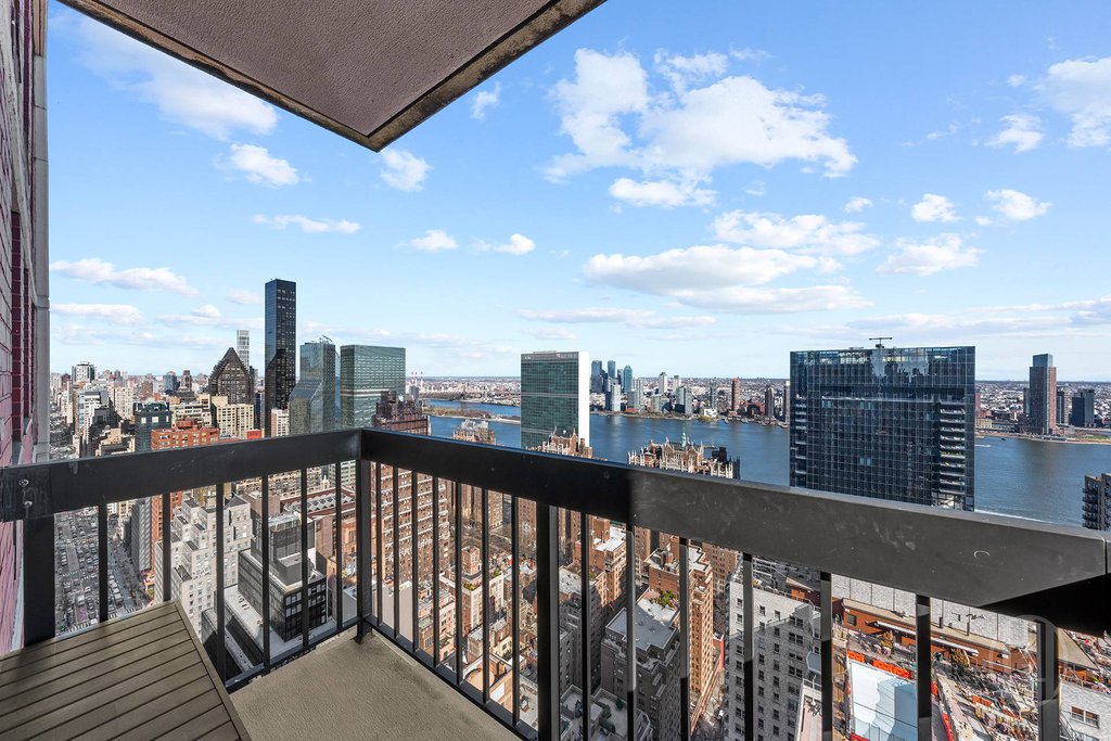 250 East 40th Street, Unit 47C photo 9