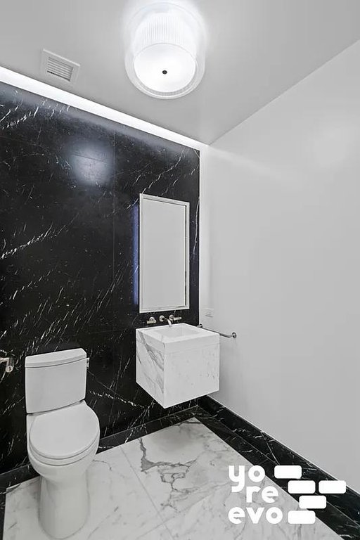 25 Park Row, Unit 12A photo 15