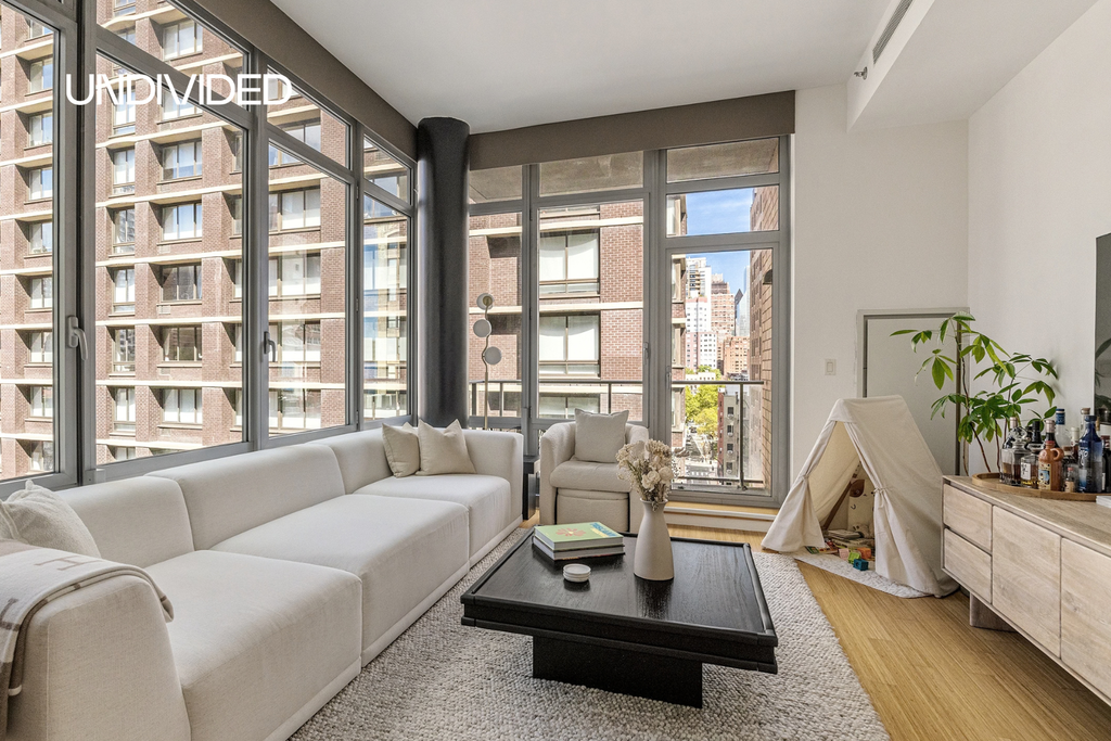 303 East 33rd Street, Unit 8A photo 2