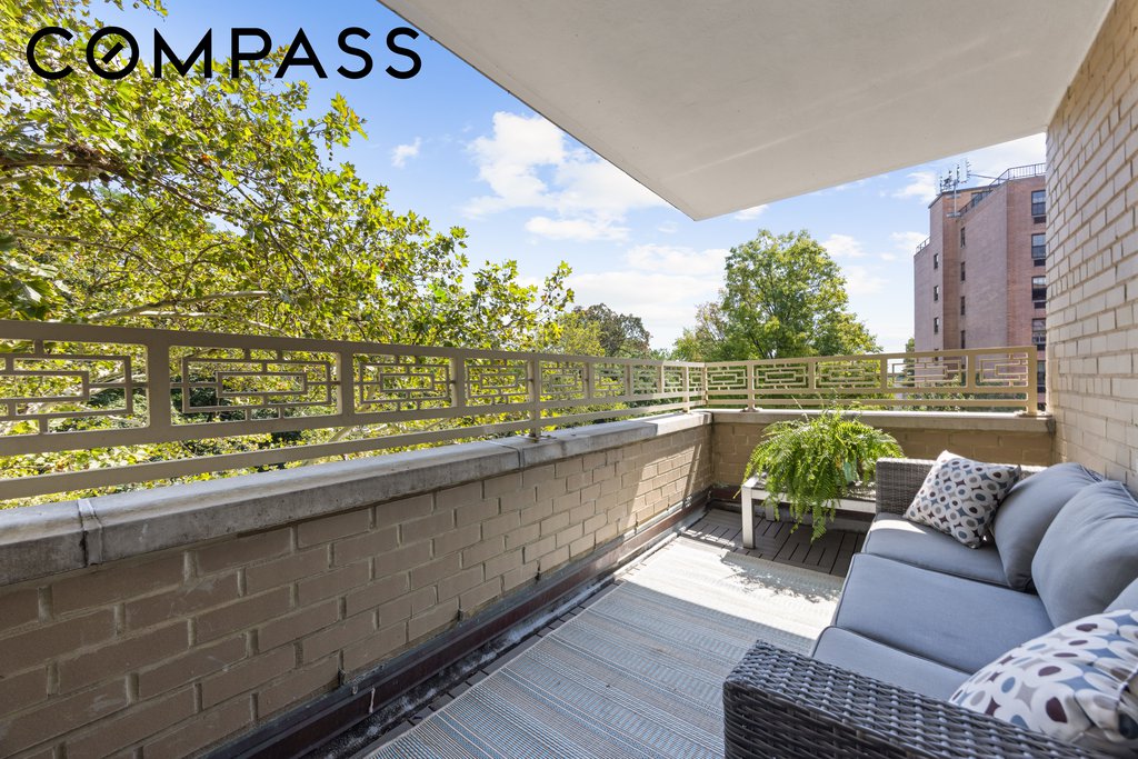 185 Prospect Park Southwest, Unit 403 photo 11