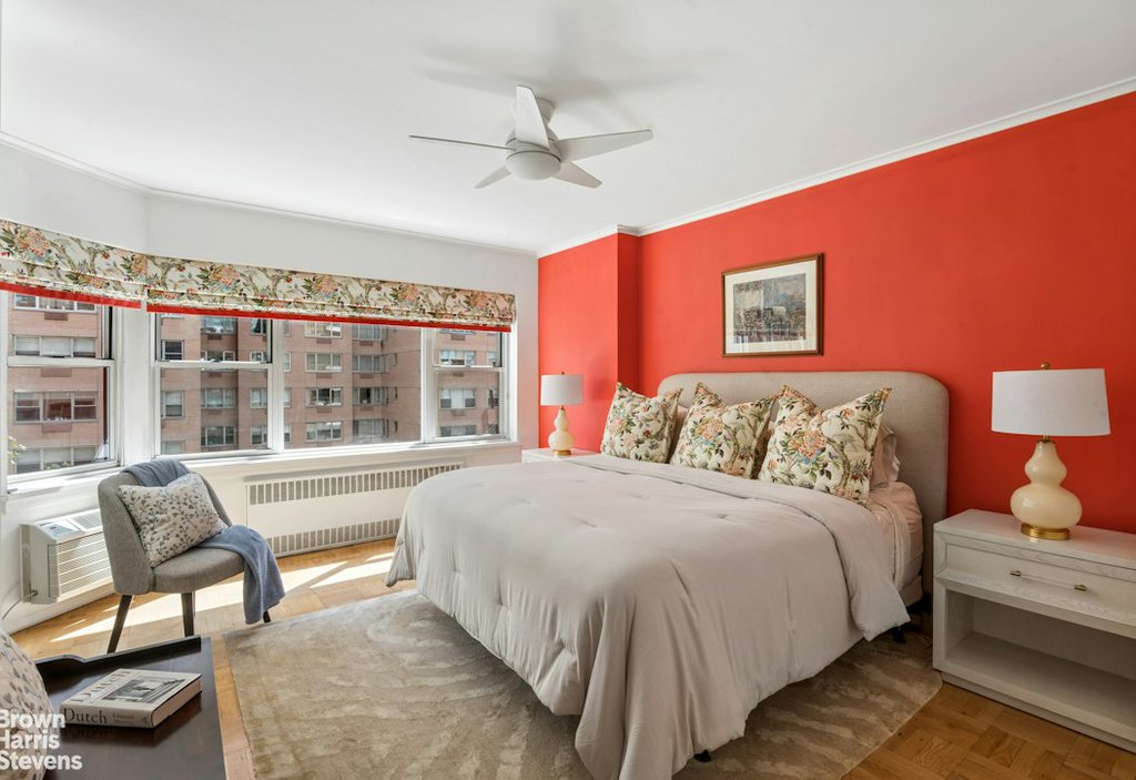 20 Sutton Place South, Unit 6B photo 3