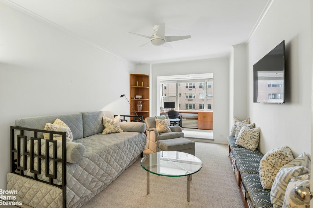20 Sutton Place South, Unit 6B photo 5
