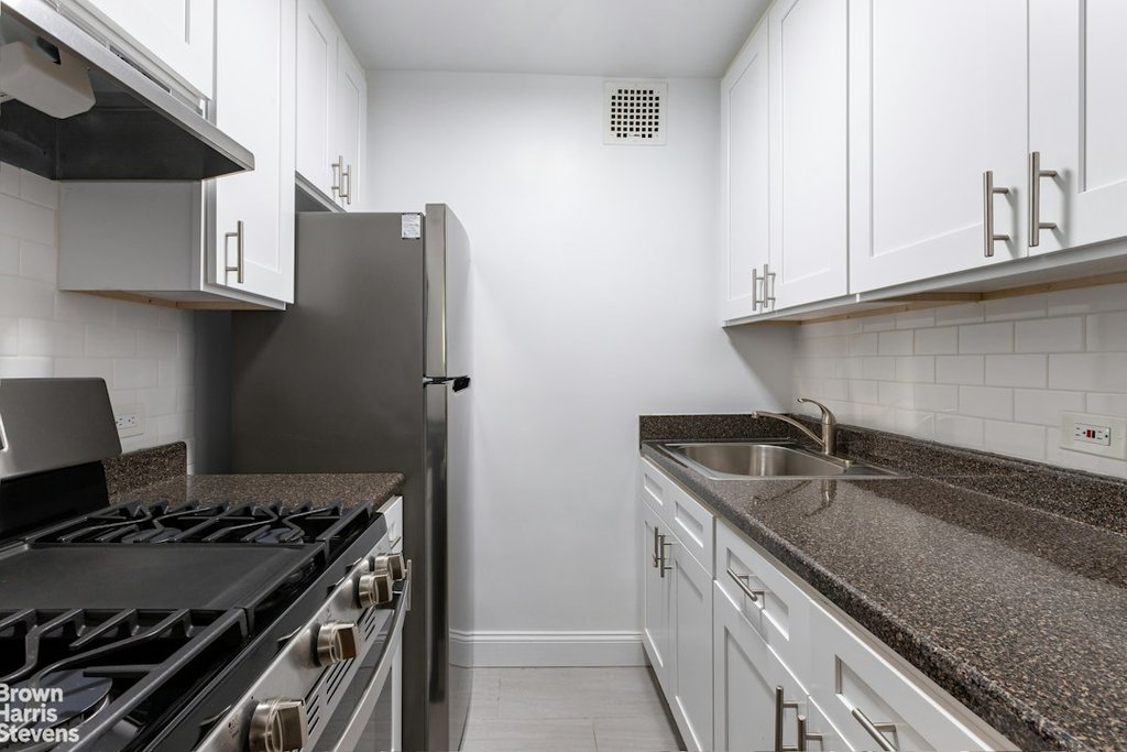 3215 Arlington Avenue, Unit 2A photo 6