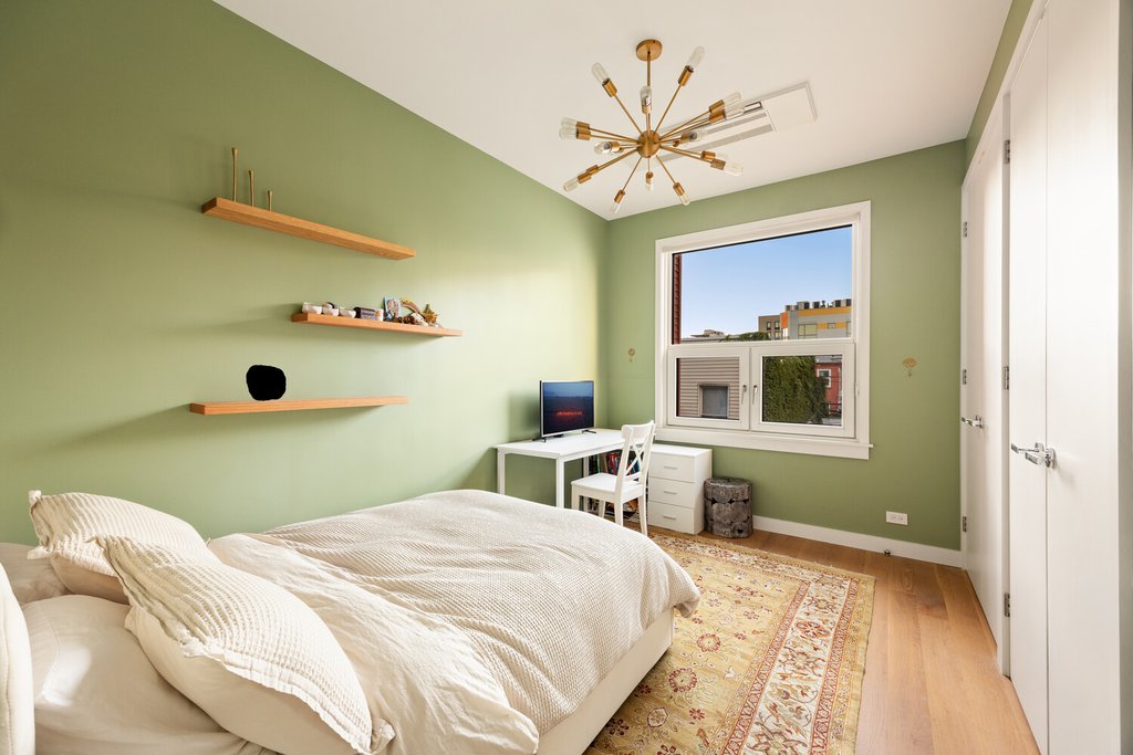 19 Conselyea Street – For Sale photo 14