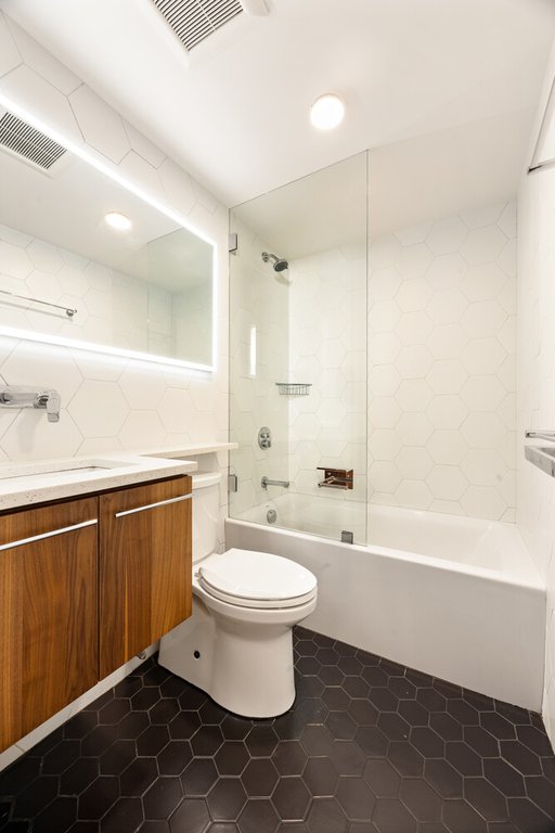 19 Conselyea Street – For Sale photo 21