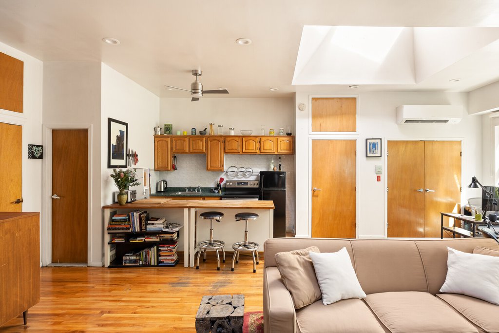 19 Conselyea Street – For Sale photo 25