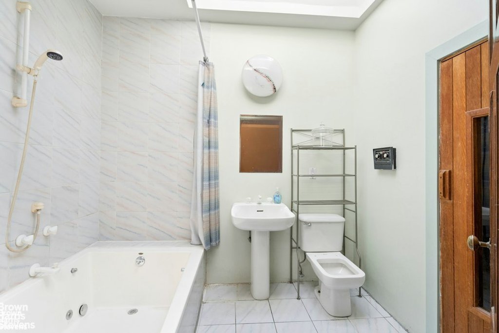 23 Hamilton Terrace – For Sale photo 15
