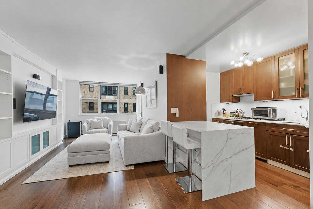 222 East 80th Street, Unit 8G