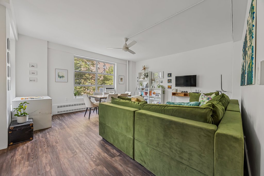 80 La Salle Street, Unit 5H photo 3