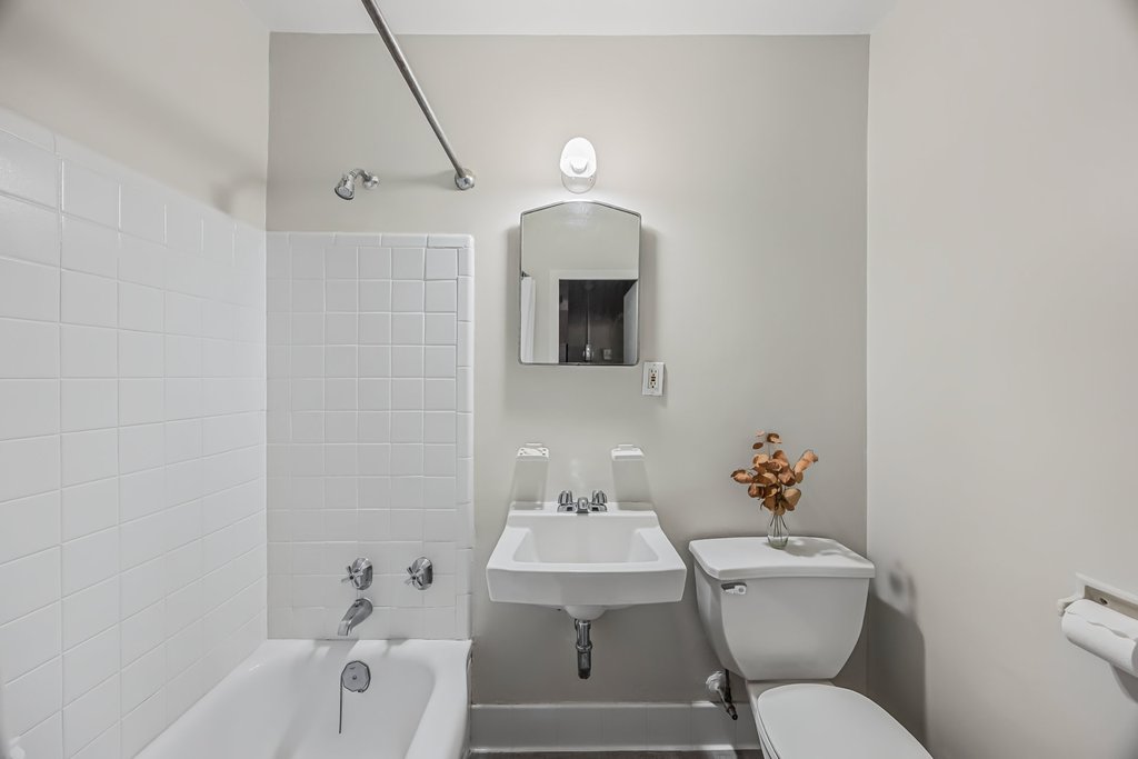 80 La Salle Street, Unit 5H photo 8