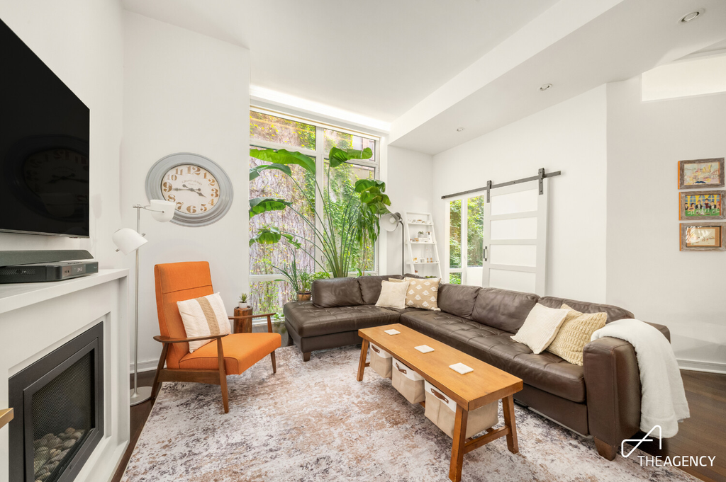 130 West 19th Street, Unit THD photo 4