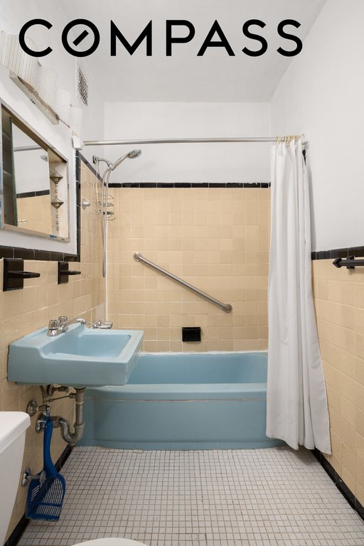 180 Thompson Street, Unit 6D photo 4