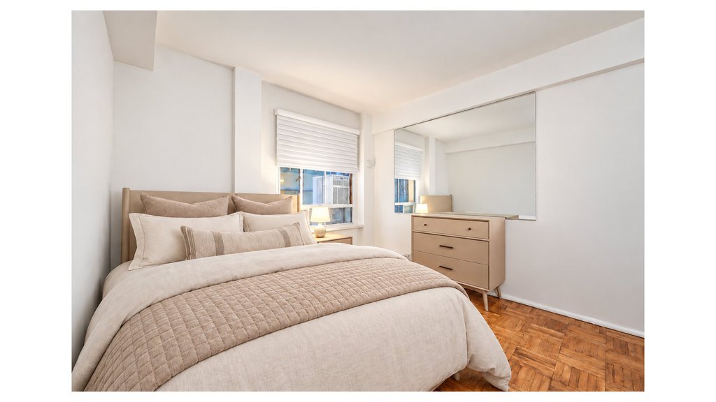 45 West 54th Street, Unit 9E photo 6