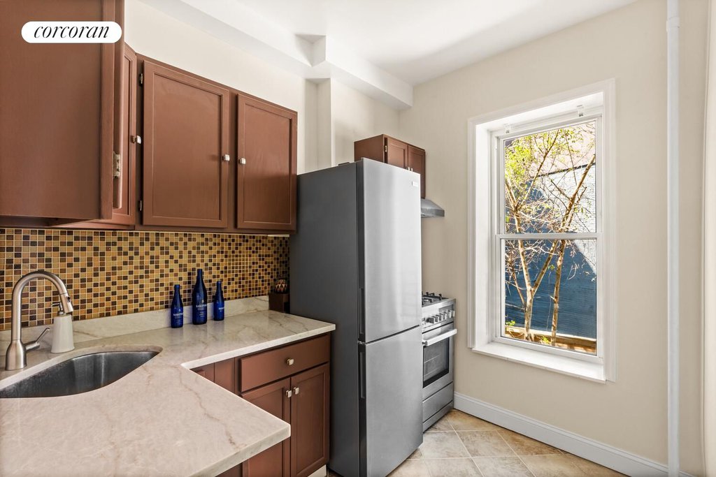 692 Washington Avenue – For Sale photo 4