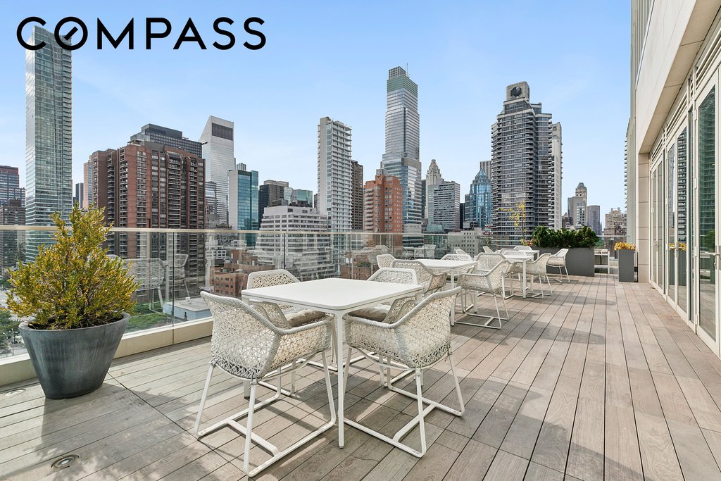 301 East 61st Street, Unit 2C photo 9