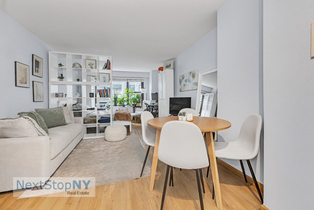 220 East 57th Street, Unit 8E