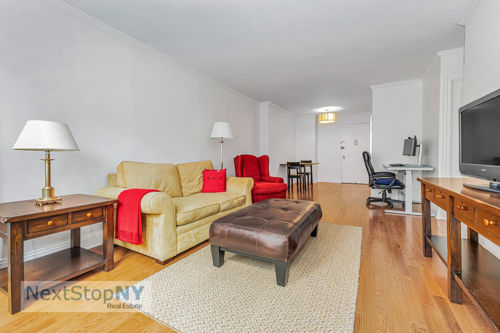 245 East 54th Street, Unit 10A photo 2