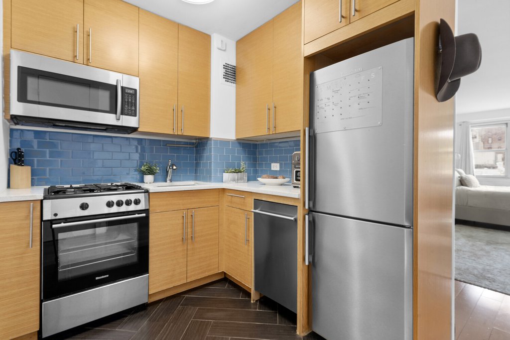 40 Clinton Street, Unit 7B photo 3