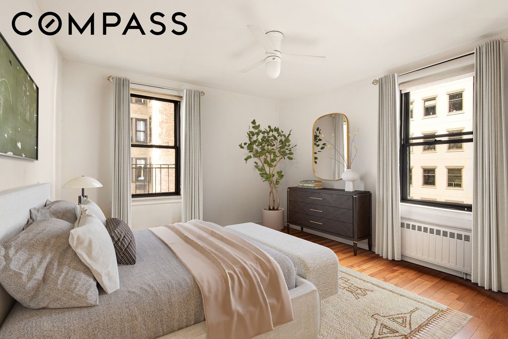 208 East 70th Street, Unit 6D photo 3