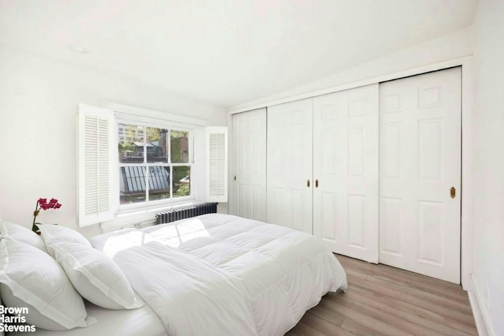 31 Gramercy Park South, Unit 4B photo 8