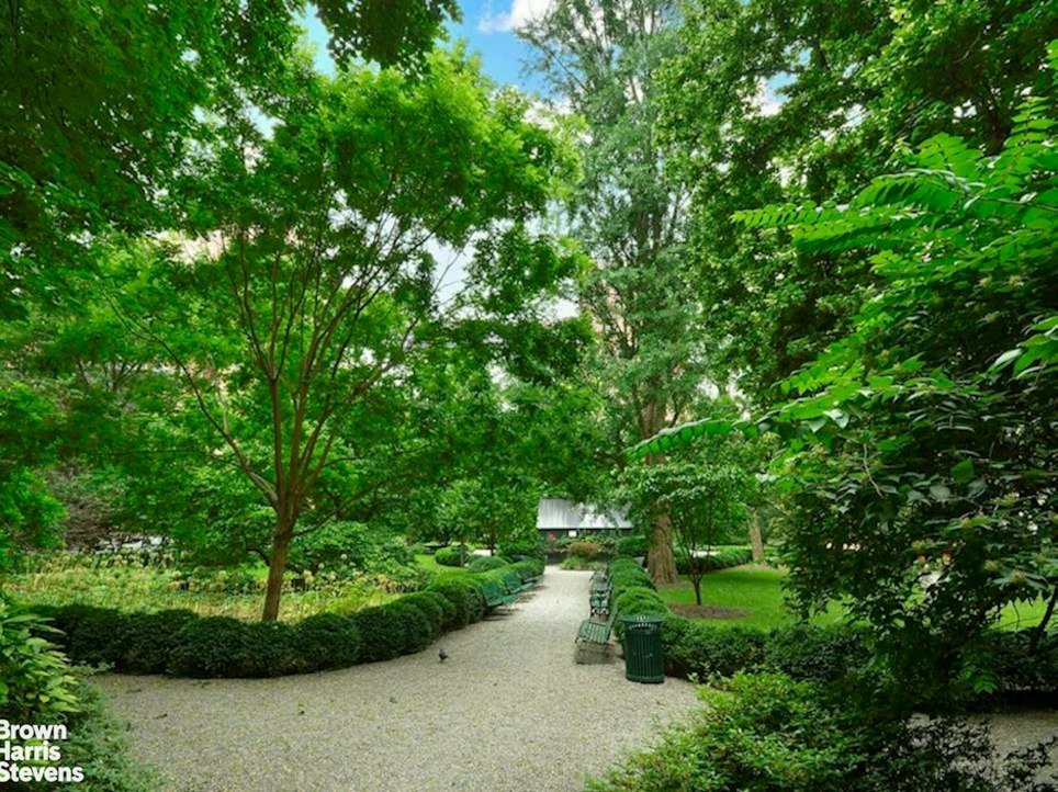 31 Gramercy Park South, Unit 4B photo 14