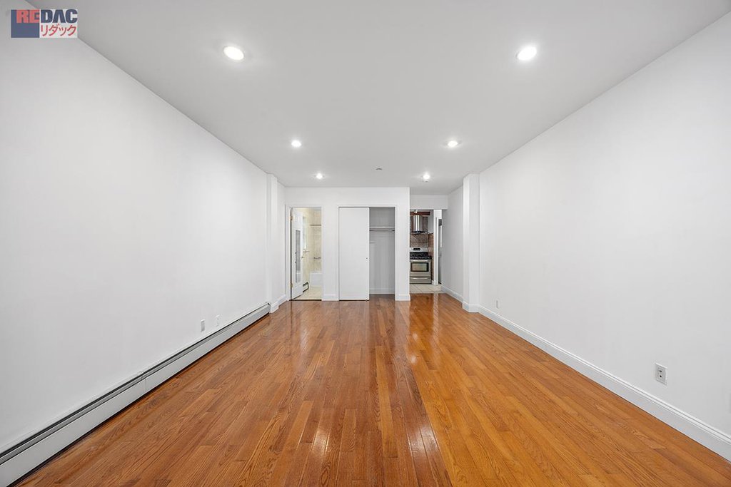 27-16 41st Avenue, Unit 3C photo 3