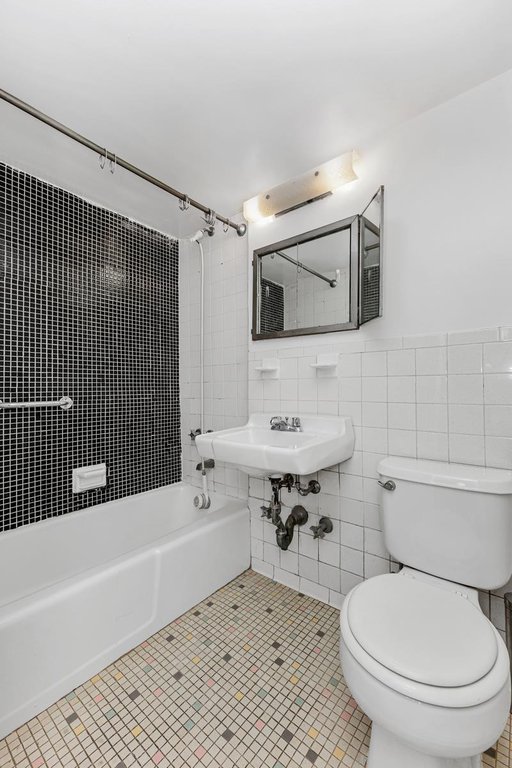 305 East 24th Street, Unit 14T photo 10