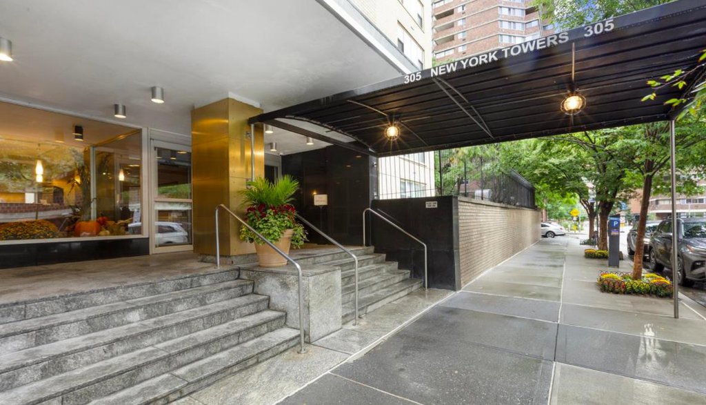 305 East 24th Street, Unit 14T photo 12